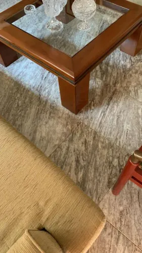 Mesa de Centro de Mogno