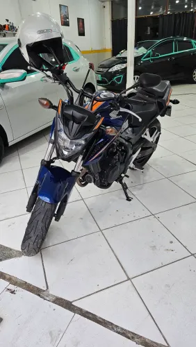 CB 500 F COM ABS MUITO NOVA !! Estudo pegar titan no negócio.