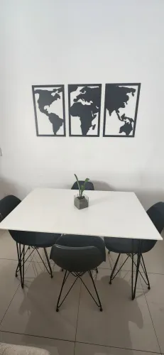 VENDA IMEDIATA | Mesa de jantar retangular com 4 cadeiras
