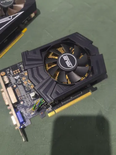 Placa de Vídeo ASUS GTX 750 - Com Defeito