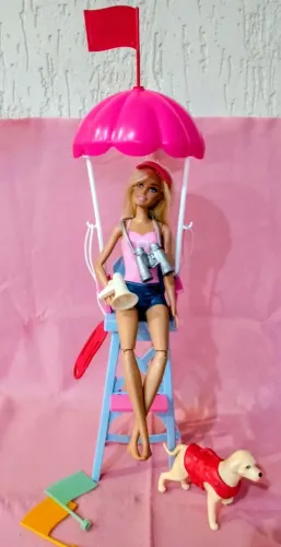 Barbie salva vidas Mattel, excelente estado.