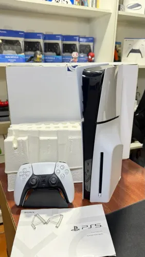 PlayStation 5 Slim com leitor