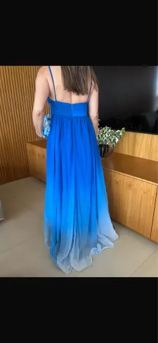 Vestido de festa azul degradê Tamanho M