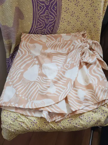 Short saia