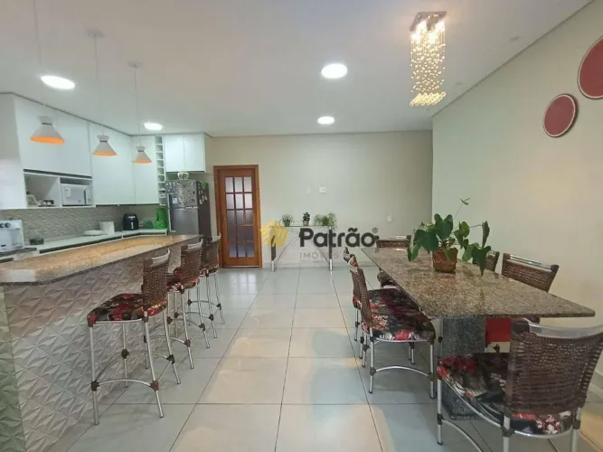 Linda Casa com 1000m de Terreno no Bairro Fazenda Velha Pinhalzinho, SP