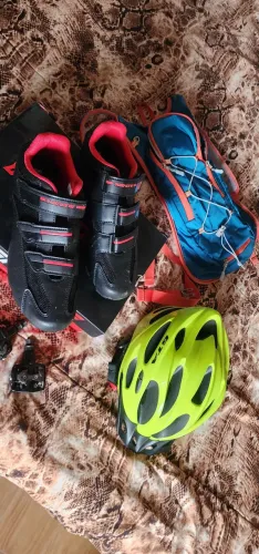 Sapatilha/pedal/capacete/mochila