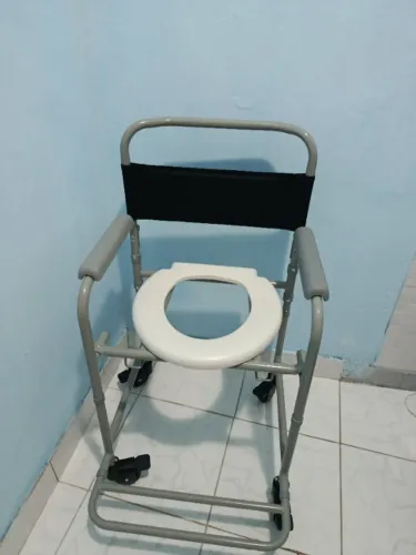 Cadeira De Banho Higiênica Para Idoso