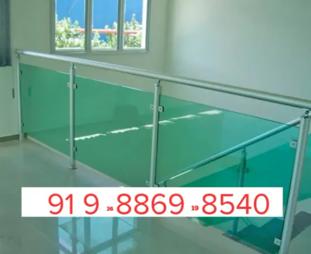 Vidraçaria  Box para Banheiro Espelhos porta de Correr Porta Pivotante Sacadas Cortina de 