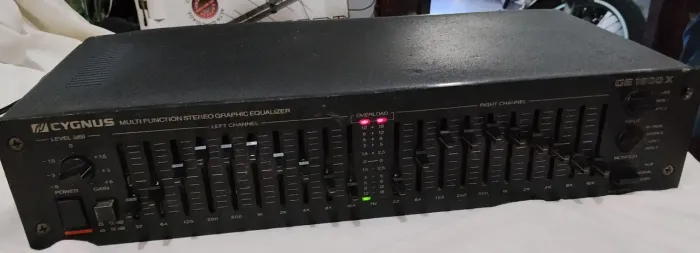 Equalizador Cygnus GE 1800X