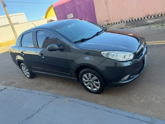 Fiat Grand Siena Attrac. 1.4 EVO F.flex 8V 2013
