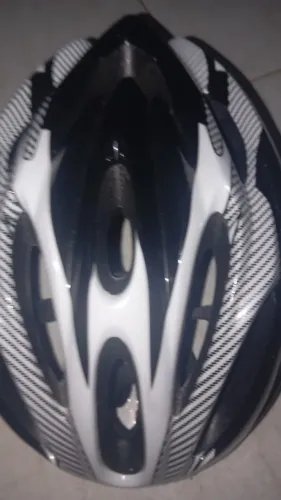 Vendo um capacete para bike nunca usado 50 reais!