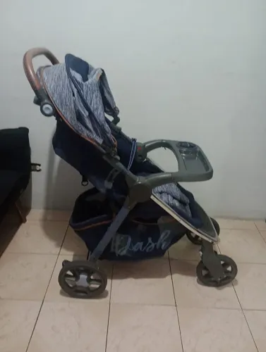 Carrinho de bebê Mon Baby