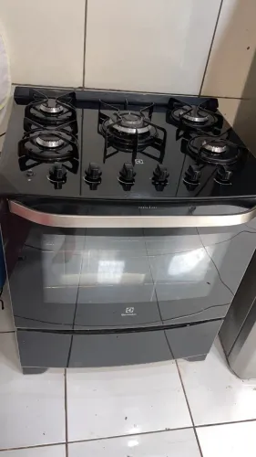 Fogão impecável