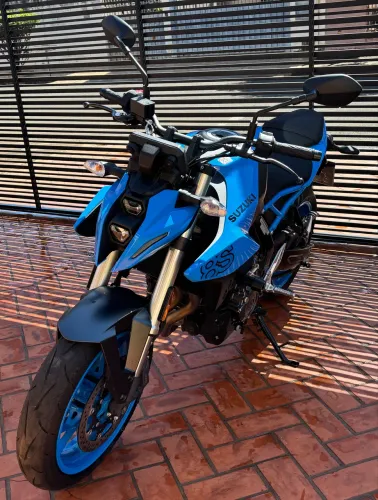 Suzuki GSX8S