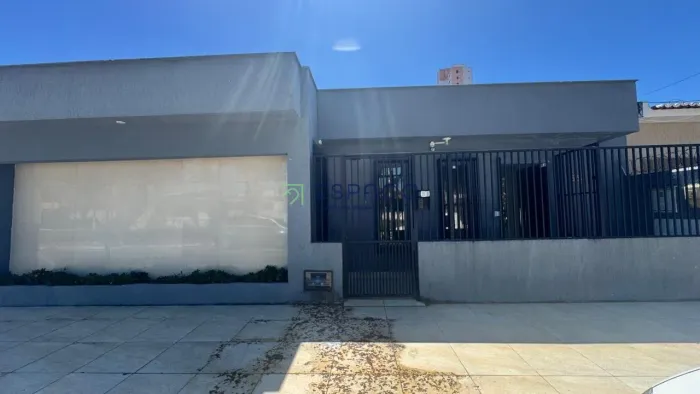 Casa Comercial à Venda e Locação em Lagoa Nova