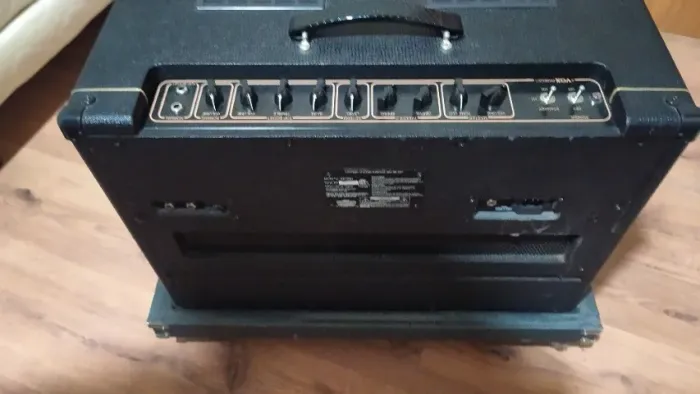 Amplificador Vox AC15 c1
