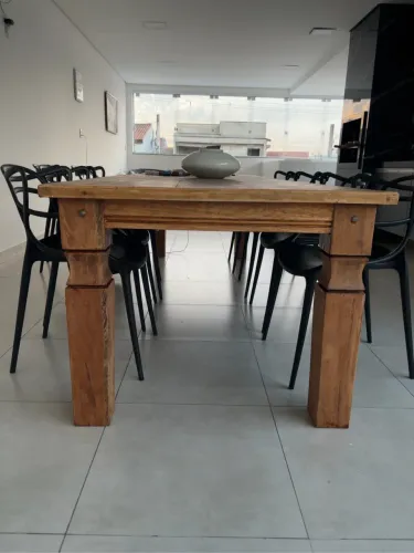 Mesa com cadeiras