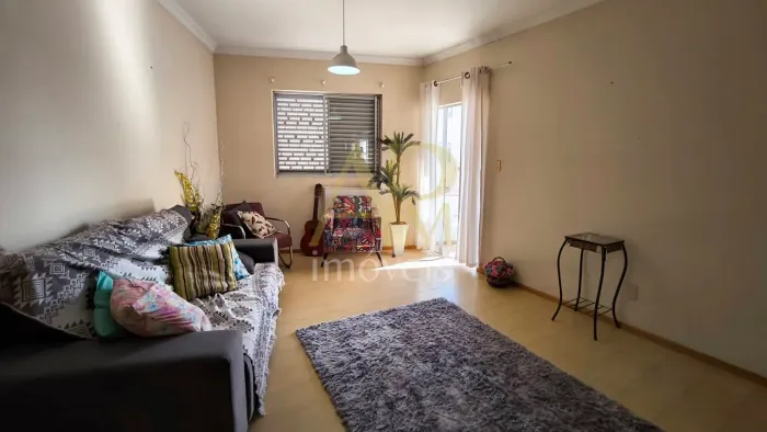 Apartamento à Venda com 03 dormitórios (01 suíte), Região do Estreito