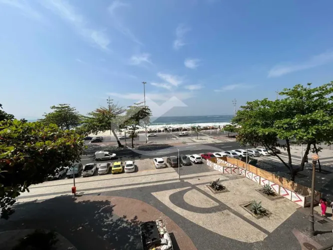 MARAVILHOSO TRÊS QUARTOS DE FRENTE PARA O MAR