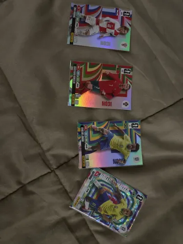 Card Adrenalyn Panini (raras)