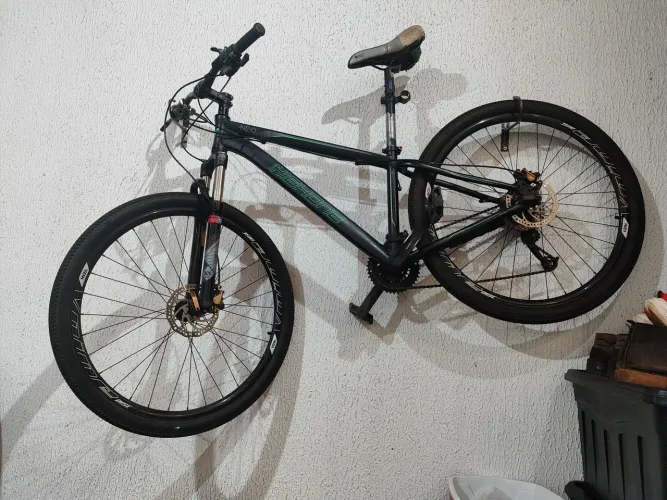 Vende-se bicicleta.