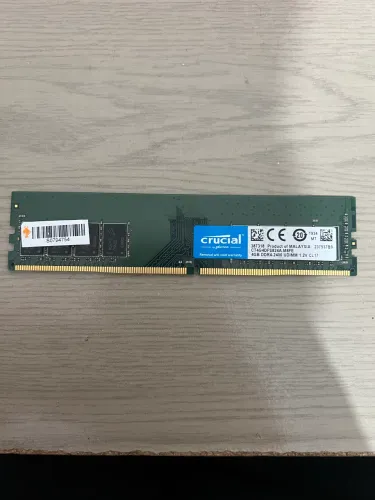 Kit Duas Memórias RAM Crucial 8GB (2x4GB) DDR4 2400MHz Desktop - No Estado