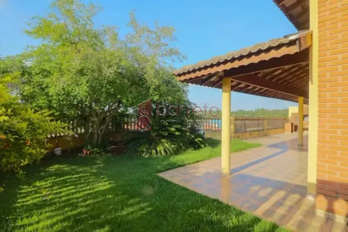 CASA COM EDÍCULA À VENDA NO BAIRRO PARQUE CENTENÁRIO - JUNDIAÍ/SP