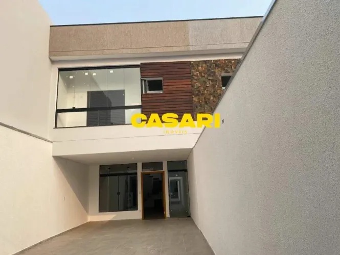 Casa Nova à Venda com 4 Suítes e 5 Vagas | 235 m² | Bairro Paraíso Santo André/SP