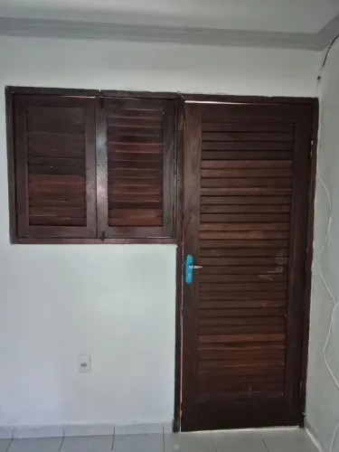 Porta e janela madeira de lei