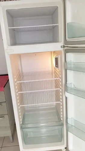 GELADEIRA CONSUL DÚPLEX 334L - 220V EXCELENTE ESTADO, COM APENAS 4 ANOS DE USO