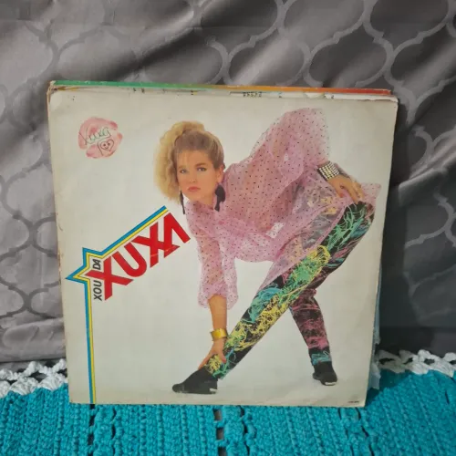 Vendo varios disco de vinil anos 70 80 90 de Rock, infantil novelas Românticos etc..