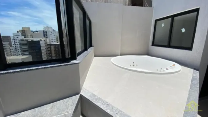 . Cobertura em Praia da Costa: 4 Suítes com Espaços Amplos