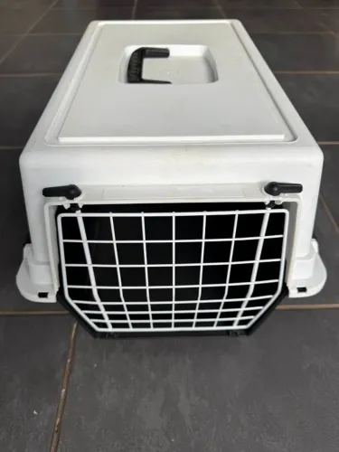 Caixa de Transporte para Cães Branca - Usada 1 Vez