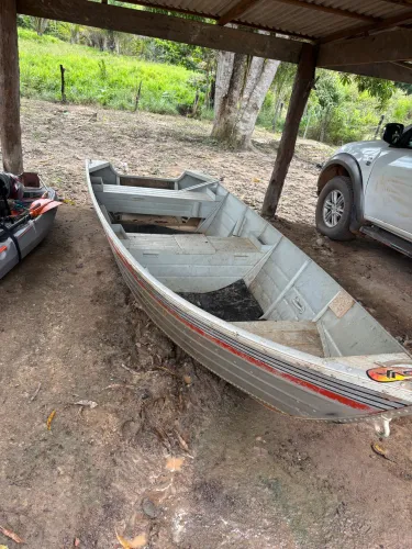 Barco de alumínio marca Mogi Mirim modelo sargo420