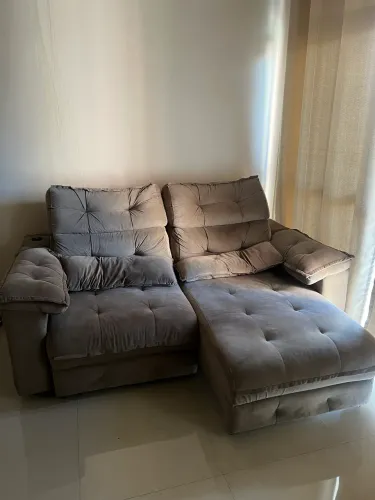 Sofá Retrátil e Reclinável com carregador de indução