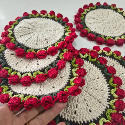 Jogo de Sousplat de crochê tulipas 12 peças