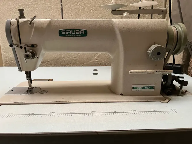 Máquina de Costura Reta Industrial Siruba L818F - Impecável e Revisada