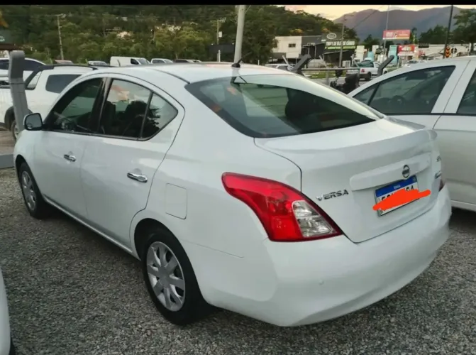 Nissan Versa SV 1.6 16V Flex Fuel 4P Mec. 2014