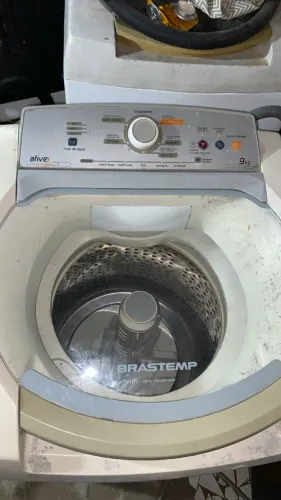 Vende-se esta máquina de lavar Brastemp 9 kg