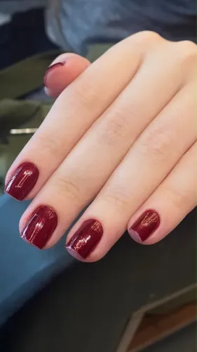 Vaga de manicure/ nails designer 