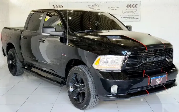 Ram Classic Laramie Night Edition 5.7 V8 16V Gasolina 4X4 Aut. 2022