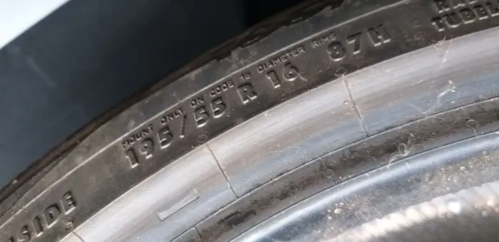 Pneu Continental 195/55 R16 87V Meia Vida Bom Estado