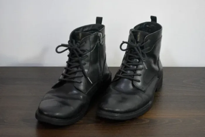 Bota de Couro Casual e Social Masculina CNS | Tamanho 38 | Couro Preto | Usada
