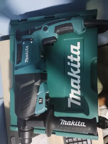 Martelete Makita HR2630J 830W 127V Semi Novo - Com Maleta e Brocas