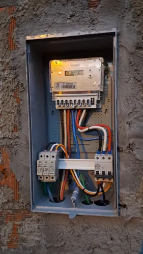 Eletricista de Poste Padrão especialista em Celesc