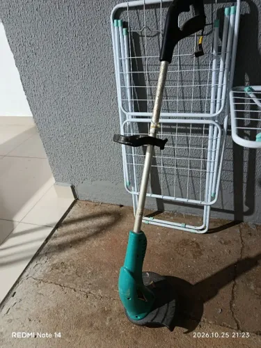 Máquina de cortar grama elétrica