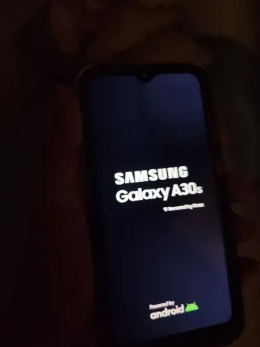 Samsung tela com macha e câmera