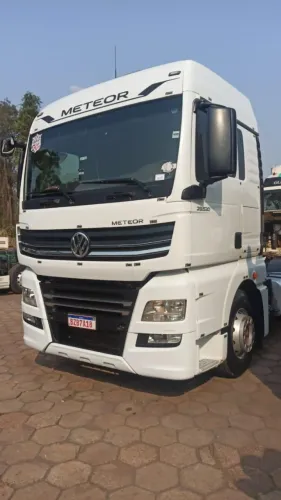 Conjunto VW Meteor 29.520 6x4 2022 + Carreta Tanque Facchini 3 Eixos - Óleo Vegetal