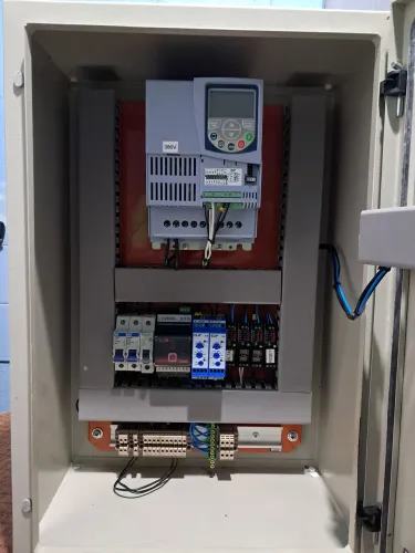 Painel elétrico para motor. 