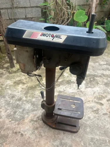Furadeira de bancada motomil 
